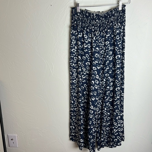 Navy Animal Print Cropped Wide Leg Pants - Picture 1 of 3